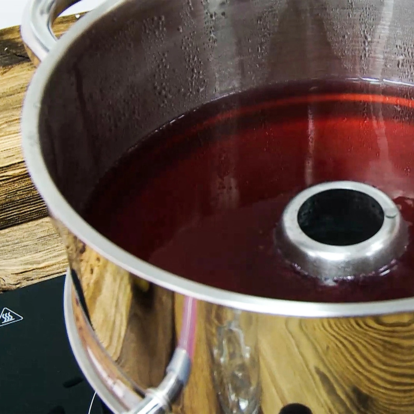 Tvaika sulu spiede 8l