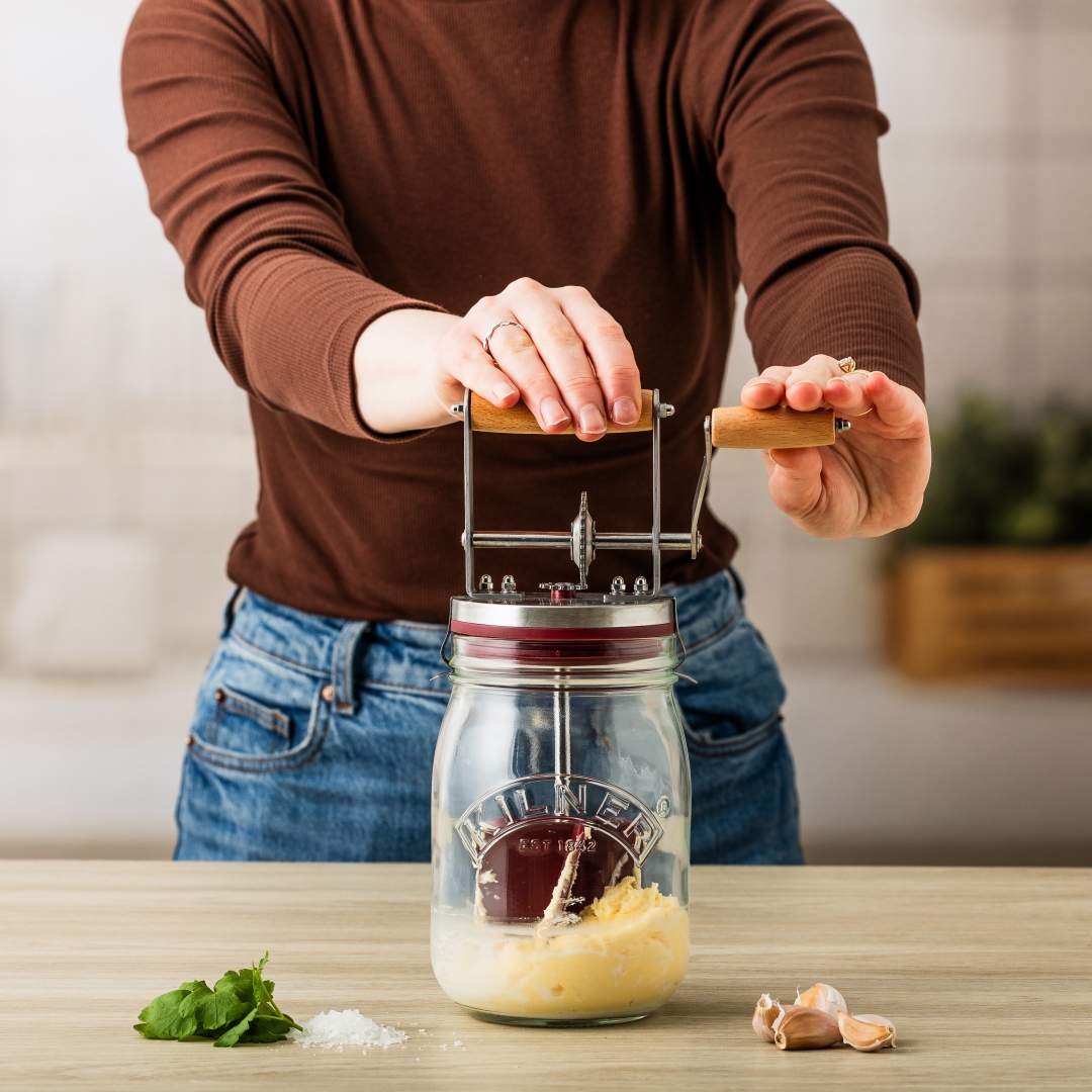 Kilner rokas sviesta kulšanas mašīna